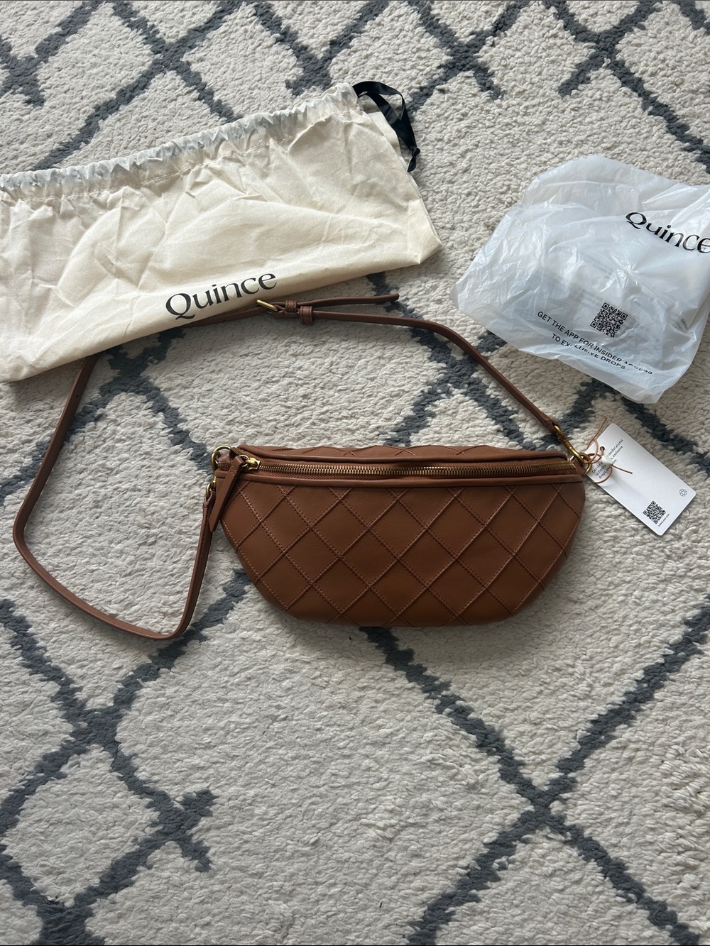 Quince Italian leather diamond stitch sling - Picture 6 of 6